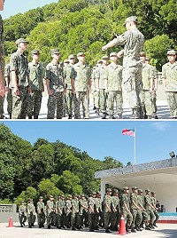 (上圖)支援營保修連軍歌驗收。(下圖)行進演唱隊伍整齊劃一。(圖/文:鄭凱仁)