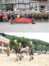 (上圖)縣府人員與官兵一同合影。(下圖)官兵搬運漂流木。(圖/文:鄭凱仁)