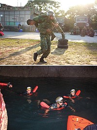 (上圖)兩棲連官兵進行傷患揹負測驗。(下圖)兩棲連官兵進行武裝游泳。(圖/文:鄭凱仁)