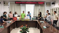 106年度「寶貝小心肝」有獎徵答活動經衛生福利局22日上午公開抽獎,由局長謝春福順利抽出100位幸運得獎者,得獎者請於即起上班時間內攜帶身分證等證明文件,至疾病管制科領取獎品。(圖/文:曹重偉)