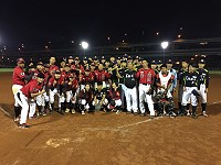 　2017黑豹旗棒球賽再次上演「金馬大戰」！鏖戰8局，馬祖高中9比19不敵金門農工。（圖：中信盃黑豹旗粉絲團）
