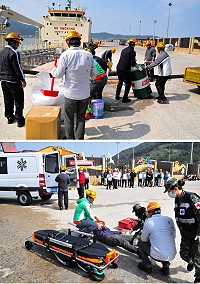 因應實務需求及配合海洋污染防治法,珠山電廠30日上午於福澳港區舉辦106年度台電珠山電廠輸油港區油污染緊急應變演練,消防局救火車及軍方救護車也到場參演,過程逼真順暢。(圖/文:曹重偉)