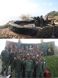 上圖:官兵實施射擊。下圖:參演官兵合影。(圖/文:謝承翰)