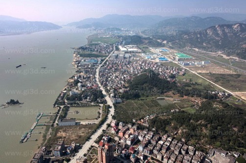 圖為琅岐島貌,左為閩江,右中突出部分為綜合碼頭3個輪船泊位主體建設。(圖/亞太新聞網)