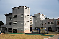 　腸病毒疫情！介壽幼兒園上週停課，先是花鹿班停課，海豚班於25日起停課至31日，月亮班今天起停課。（圖／文：曹重偉）