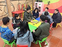 最經典桌遊「三國殺」歡樂登場!6日課程吸引10多位高中、國中學子前往體驗益智戰略桌遊的樂趣,了解三國精彩故事及武將特色,讓學員們玩起來欲罷不能。(圖/文:曹重偉)