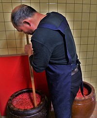 老酒兩甕　圖與文：陳其敏