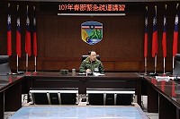 參謀長主持「107年春節緊急疏運講習」。(圖/文:翁正坤)