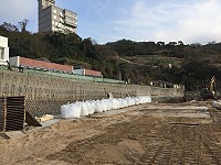 　四維海堤海岸環境改善工程開始施工，預計8月完工，加強安全並新增觀景功能。（圖／文：馮紹夫）