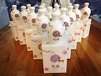 　櫻花小鹿紀念酒第2波即將於2月1日至28日於馬祖酒廠（東引廠）發放，遊客可要把握最後機會。（圖：交旅局）