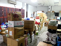 年關近了地區各郵局進入包裹進出量高峰期。(圖/文:陳鵬雄)