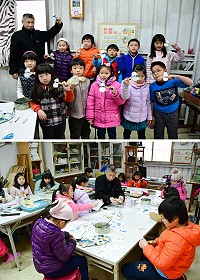 「新春玩藝玩」美勞活動2日、3日兩天在邊城畫室歡樂登場,吸引滿座大小朋友前來體驗大嘴動物動手做的樂趣。(圖/文:曹重偉)