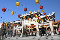 張燈結彩迎元宵　圖與文：陳鵬雄