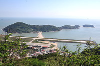 　北竿機場改善計畫方案今年可望啟動綜合規劃程序，總體建設期程約需時9年。（圖／文：陳鵬雄）