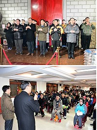   今年雖沒新春團拜，歡樂氣氛還是不少，縣長劉增應、指揮官楊海明等一行除夕夜當晚前往馬港天后宮向守歲軍民拜年，上香祈求媽祖保佑馬祖新的一年平安幸福、縣運昌隆。並在出口發放多功能的馬祖福袋，準備500個沒多久就一領而空，拿到的民眾都相當開心。（圖／文：曹重偉）