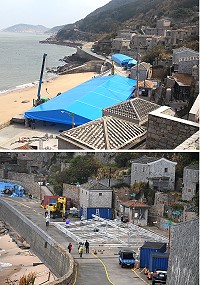 配合素人京劇演出,芹壁廣場大型戲棚完成搭設。(圖/文:陳鵬雄)