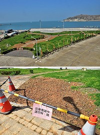 東引鄉公所在忠誠門前綠地種下數千顆鐵砲百合種球,呼籲軍民不要踐踏栽植區。(圖/文:陳其敏)