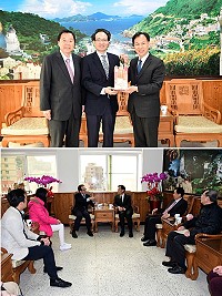 法務部廉政署署長朱家崎13日抵馬參訪,上午9時前往縣府拜會,受到縣長劉增應、議長張永江熱情歡迎;雙方互贈紀念品,建立友誼橋梁。(圖/文:曹重偉)