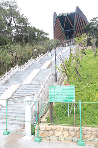 　南竿媽祖宗教文化園區船型眺望台，即日起至7月15日中軸步道及眺望台內部空間暫停開放。（圖／文：吳嘉榮）
