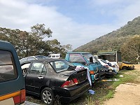 　廢鐵價格下滑，暫置地區的廢棄車數量越來越多。（圖／文：陳鵬雄）