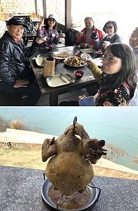 觀光季來臨,大坵島現殺現烤的蜈蚣雞也開始上市。(圖/文:陳鵬雄)