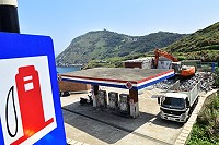 　東引加油站辦公室係海砂屋建築，馬祖油品公司斥資500萬元重建改善。（圖／文：陳其敏）