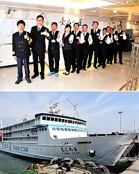 為提升服務品質、塑造專業形象,新華航業在連江航業指示下,今年起特別為「臺馬之星」的服務人員換上新制服,讓遊客感受到貼心與尊重。(圖/文:曹重偉)