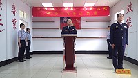 海巡署金馬澎分署第十岸巡隊1日下午舉行新任隊長鄭騰詳(右一)布達典禮,由金馬澎分署副分署長扶大桂主持。(圖:海巡署金馬澎分署第十岸巡隊)