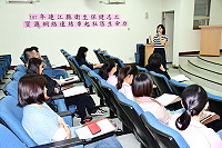　衛生福利局保健志工訓練開跑，第二專題4日下午在疫情處理中心舉辦，邀請台北健康中心失智樂齡團體音樂治療師游湘菱主講淺談音樂治療。（圖／文：曹重偉）