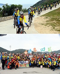 兩岸單車騎遊聯誼會組成百人單車隊,昨日抵達馬祖騎遊,並透過小三通今日前往大陸交流。(圖/文:馮紹夫)