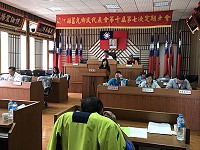 莒光鄉民代表會第10屆第7次定期大會開議,鄉長謝春欗率各課室主管作施政報告。(圖/文:宋幸儒)