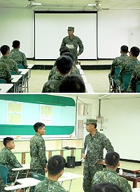 (上圖)指揮官對新進志願役士兵實施精神講話。(下圖)指揮官逐一關懷新進志願役士兵到部適應狀況。(圖/文:翁正坤)