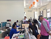 　中華電信優惠方案引發民眾搶辦，這次「499之亂」昨日終於告一段落，辛苦的員工終於可以鬆一口氣。（圖／文：馮紹夫）