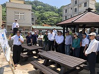 　立法院交通內政委員會馬祖考察團聽取塘后道改善工程簡報。（圖／文：陳鵬雄）