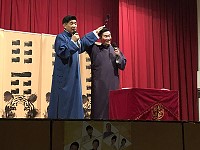 　2018馬祖春藝《相聲宅急便》北竿演出首場，塘岐中正堂難得現人潮。（圖／文：陳鵬雄）