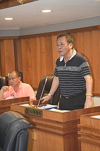 　議員林貽祥進行質詢。（圖／文：馮紹夫）