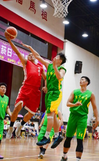 　第十五屆「健康上籃」最後2場預賽，台啤飛皇多位援軍壓境，衛教打得辛苦，慘遭淘汰。（圖／文：曹重偉）