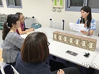 　靜思閱讀書軒講座25日舉行，&#22338;里國小校長劉碧雲分享她的故事，啟發大家心中那顆良善的種子。（圖／文：吳嘉榮）