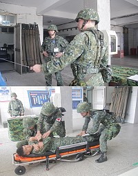 主任聽取心衛中心開設流程報告。(圖/文:江耿逸)