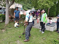 津沙社區10日珍「粽」飄香慶端午活動設計木球體驗,老人家很開心。(圖:津沙社協提供)