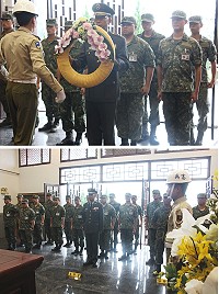 上圖:指揮官於入祀典禮中獻花。下圖:指揮官率官兵向國軍先輩進行入祀典禮。(圖/文:張堂勝)