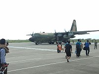 　端午假期滯留疏運完畢，C-130軍機昨日支援輸運返台。（圖／文：馮紹夫）