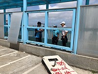 風災造成白沙港埠設施受損,工務處與港務處現勘擬定優先修復項目。(圖/文:陳鵬雄)