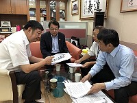 　「瑪莉亞」颱風侵襲馬祖港區嚴重災損，陳雪生16日邀集航港局及相關人員至國會辦公室，爭取災後復建工程經費補助。（圖：陳雪生國會辦公室）