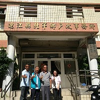 自來水廠課長馮章明接任北竿戶政事務所主任一職,民政處長王建華陪同完成新舊任主管業務交接。(圖:民政處提供)