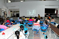 　為鼓勵縣內各鄉具有低碳發展潛力的村落，低碳永續家園示範社區經驗交流分享首場23日於馬港社協舉辦，邀請來自台灣基隆市安樂區六合里里長潘德發及台中市大肚區立全社區志工隊總幹事陳達成專程抵馬分享。（圖／文：曹重偉）
