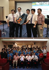 2018介壽音樂夏令營葡萄園音樂成果發表會27日舉行,萄園協會致贈小提琴,營隊師生也帶來輕快悠揚的樂聲及歌聲。(圖/文:吳嘉榮)