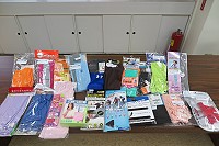 標準檢驗局基隆分局提醒民眾選購及使用袖套時,請選購標示清楚、詳細的產品。(圖:標準檢驗局基隆分局)