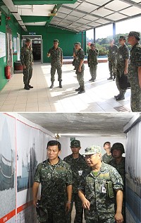 (上圖)指揮官視導莒光機步連。(下圖)指揮官視導菜埔澳據點。(圖/文:葉峻廷)