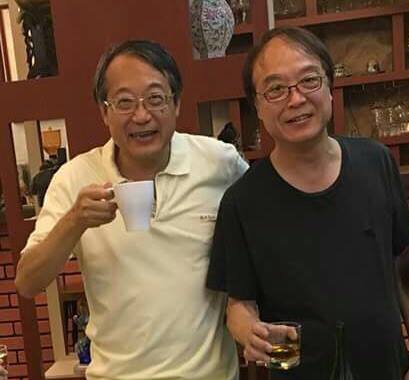 張龍雲(右)、張龍德(左)兄弟5人,他們外貌神情最像。(圖/張龍德提供)